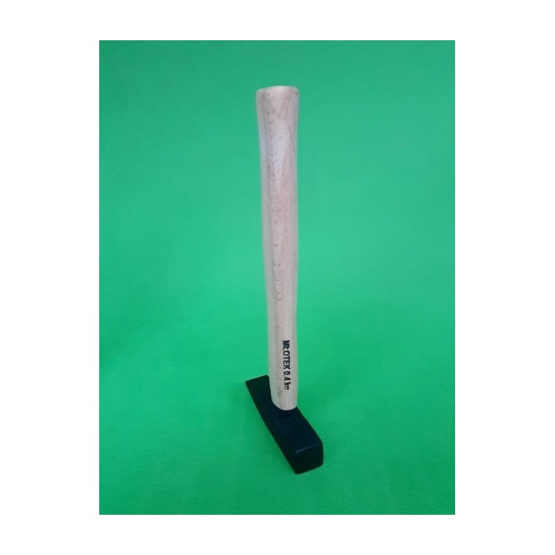 Młotek ślusarski kuty 0,4 kg